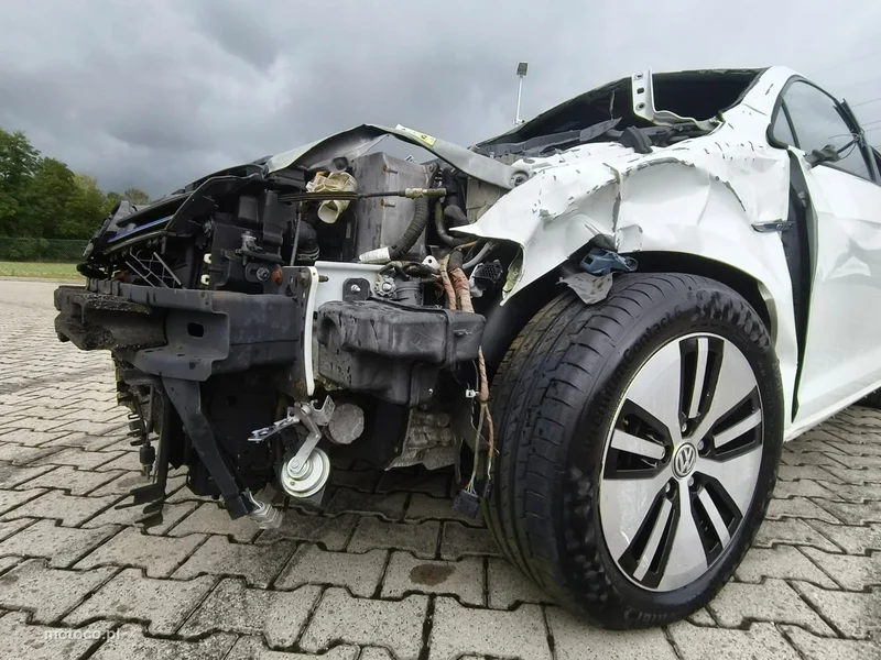 Volkswagen Golf VII 15