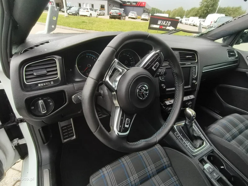 Volkswagen Golf VII 5
