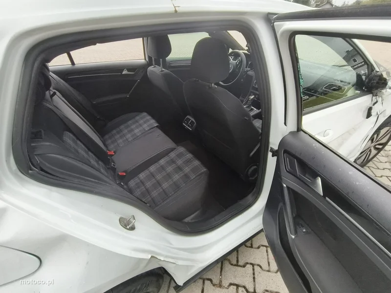 Volkswagen Golf VII 9