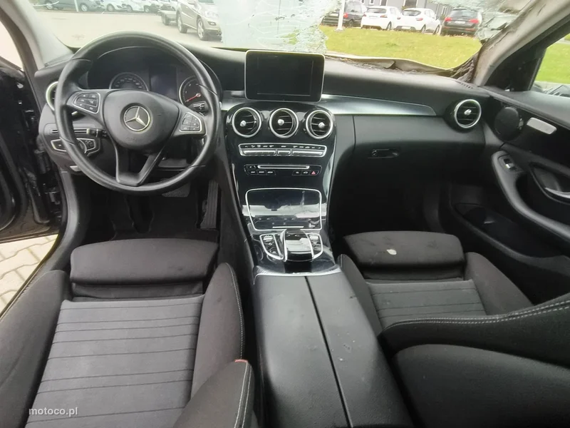 Mercedes-Benz Klasa C W205 C 200 12