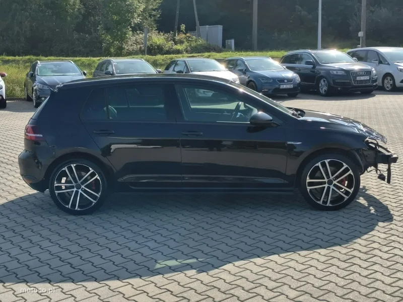 Volkswagen Golf VII 8