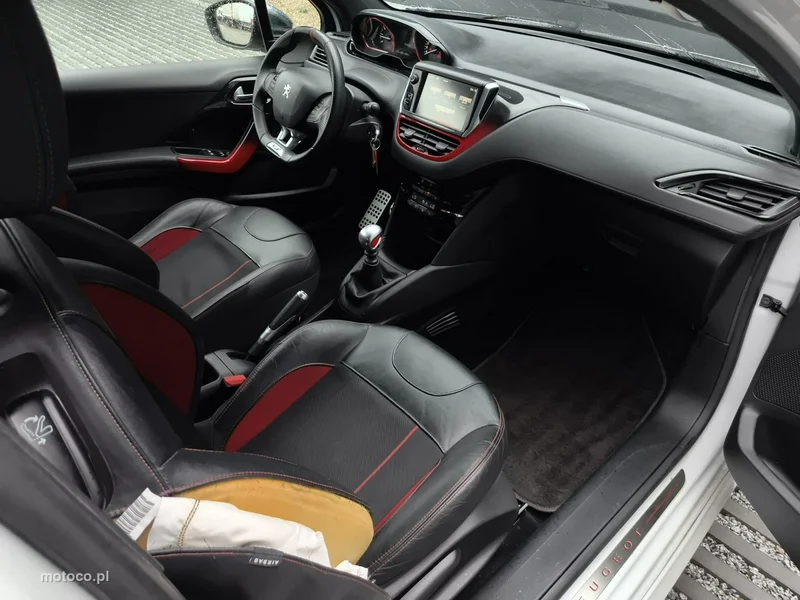 Peugeot 208 11
