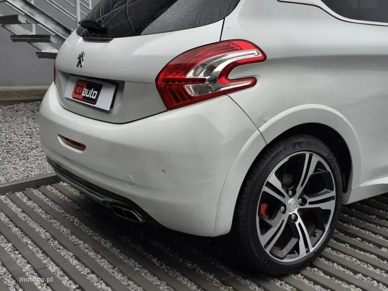Peugeot 208 15