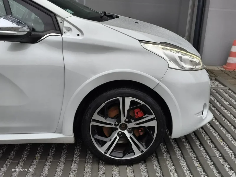 Peugeot 208 17