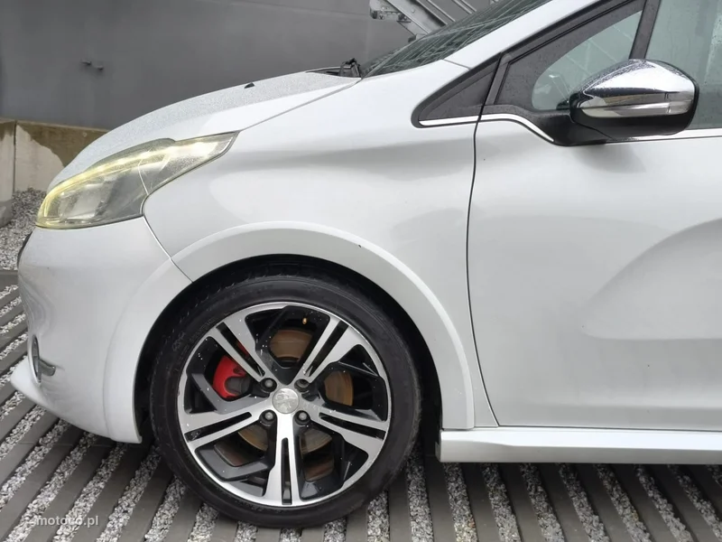 Peugeot 208 21