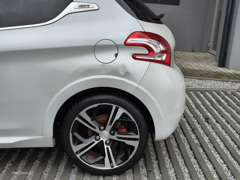 Peugeot 208 22