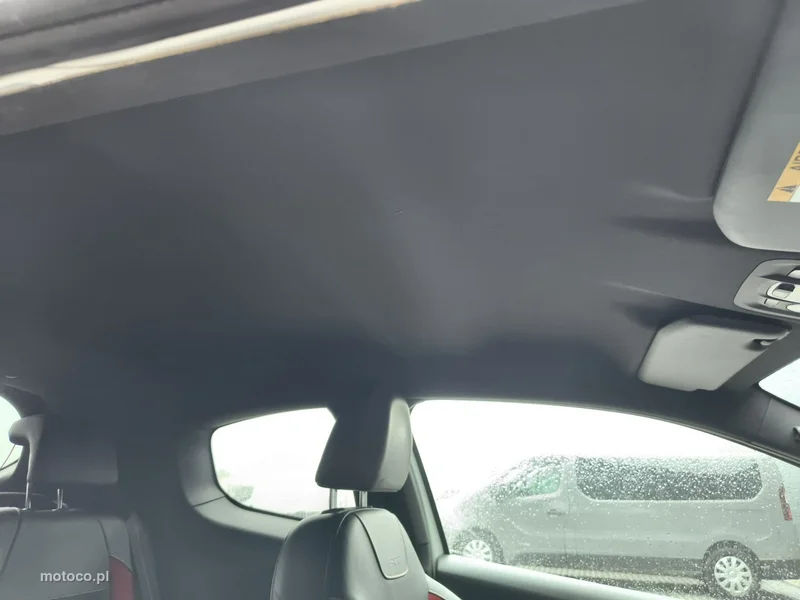 Peugeot 208 25