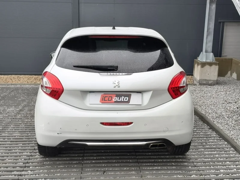 Peugeot 208 5