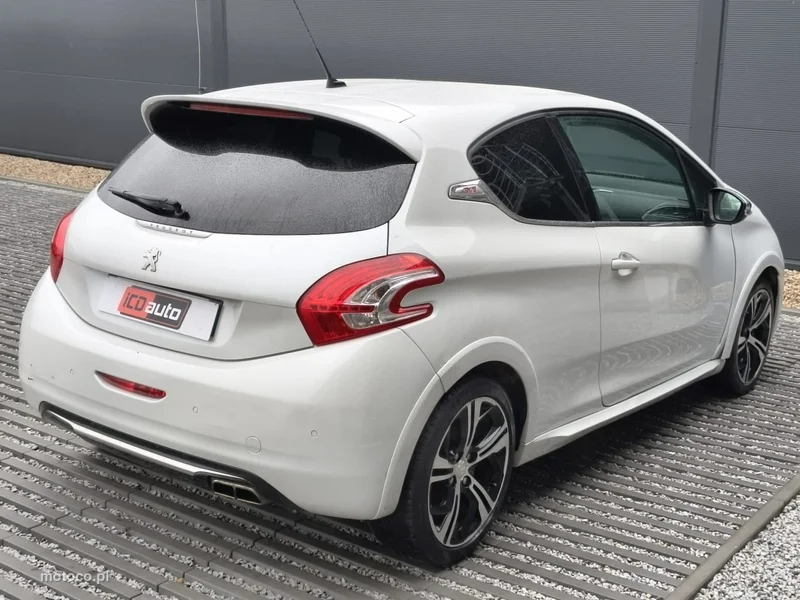 Peugeot 208 6