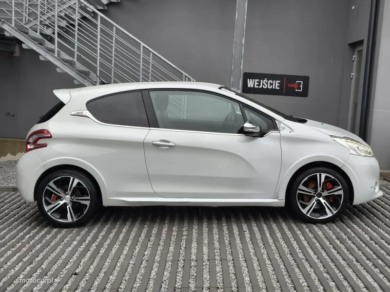 Peugeot 208 7
