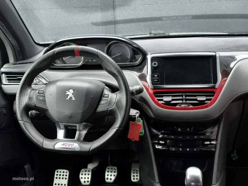 Peugeot 208 10