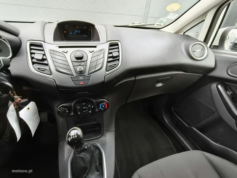 Ford Fiesta VI 13