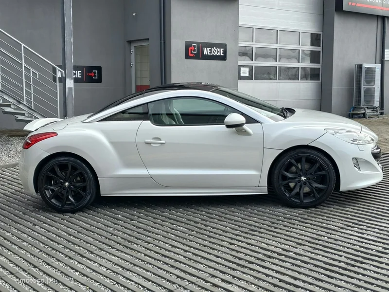 Peugeot RCZ 8