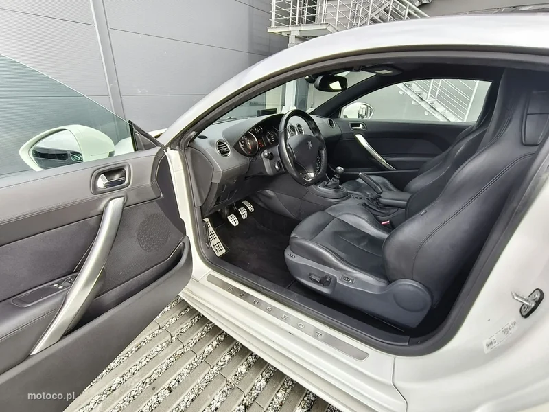 Peugeot RCZ 10