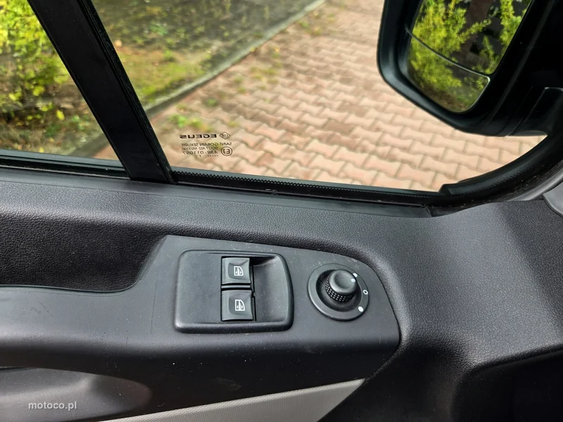 Renault Trafic 13