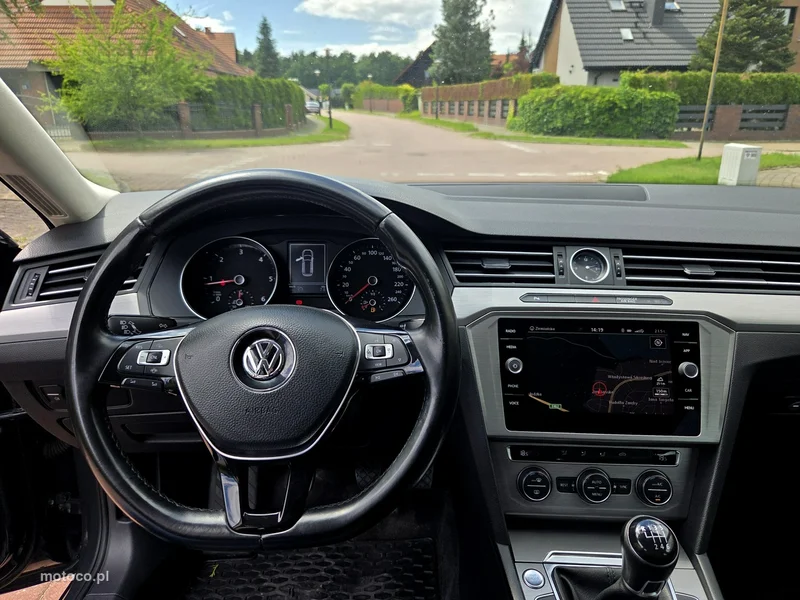 Volkswagen Passat Variant B8 14