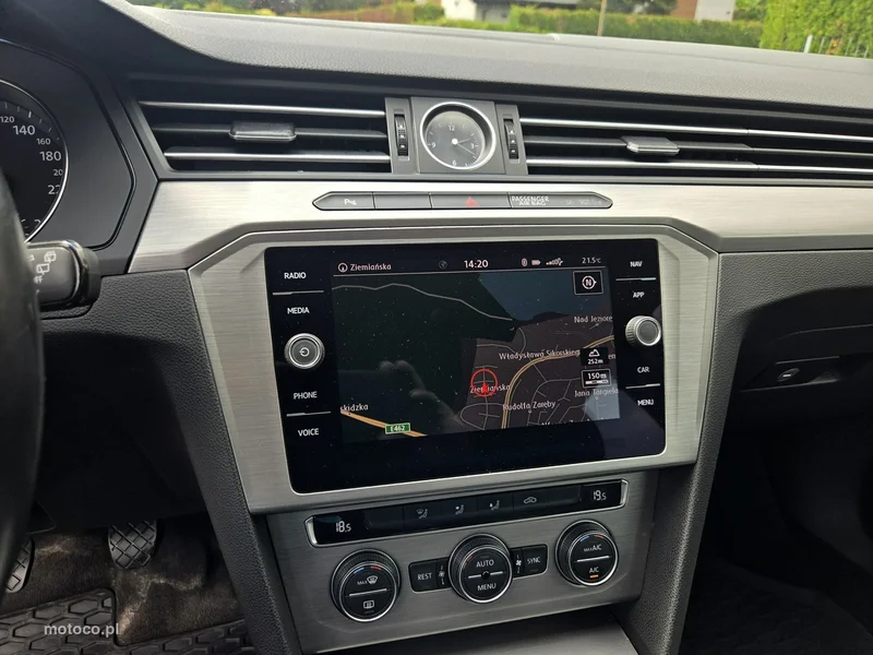 Volkswagen Passat Variant B8 15
