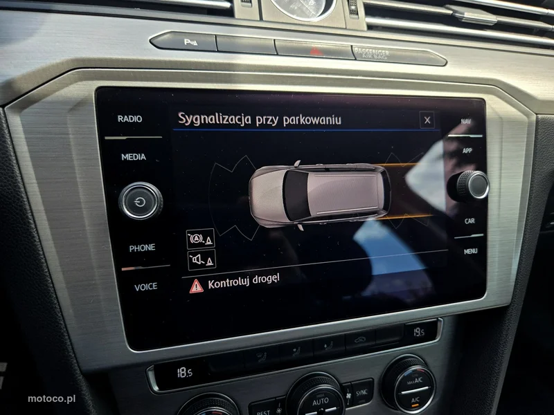 Volkswagen Passat Variant B8 19