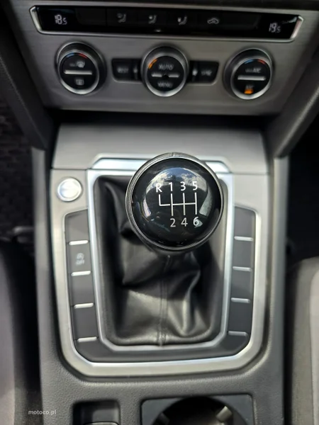 Volkswagen Passat Variant B8 21