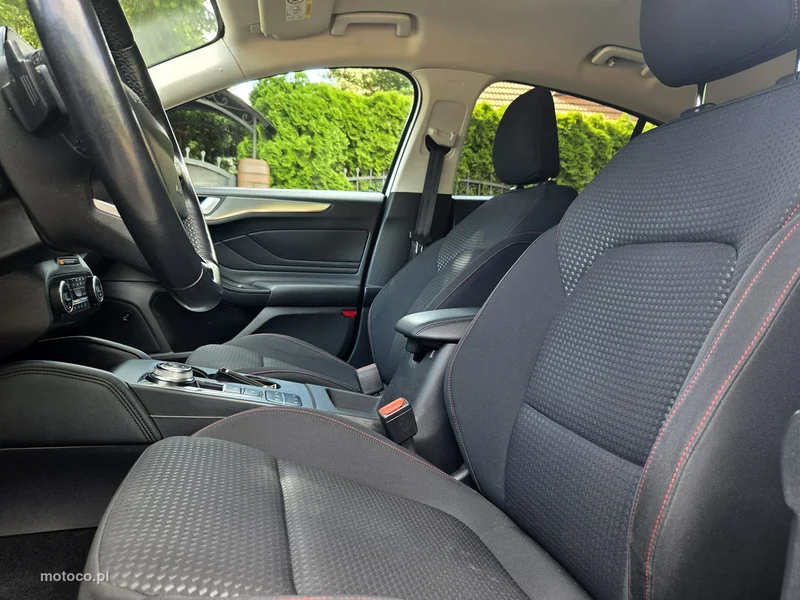 Ford Focus IV 10