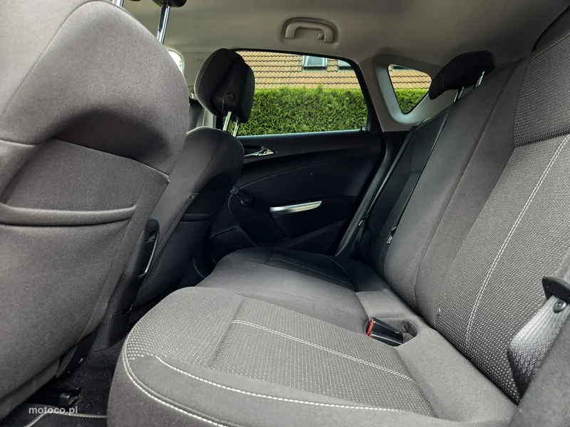 Opel Astra J 12