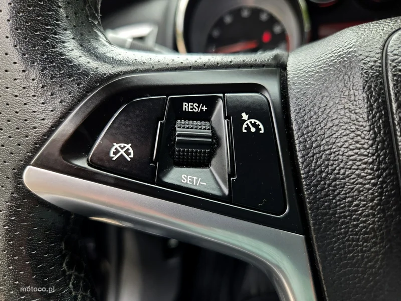 Opel Astra J 17