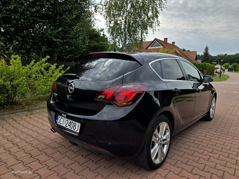 Opel Astra J 3