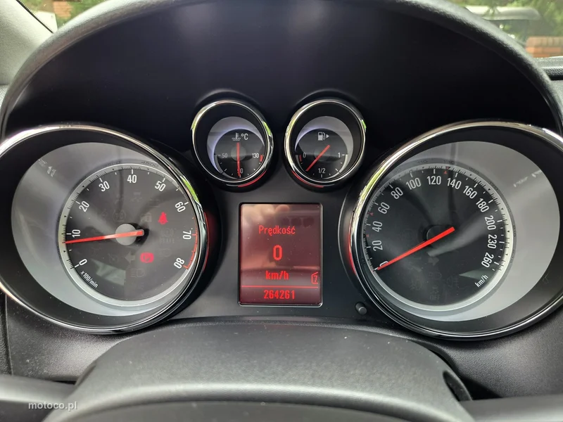 Opel Astra J 21
