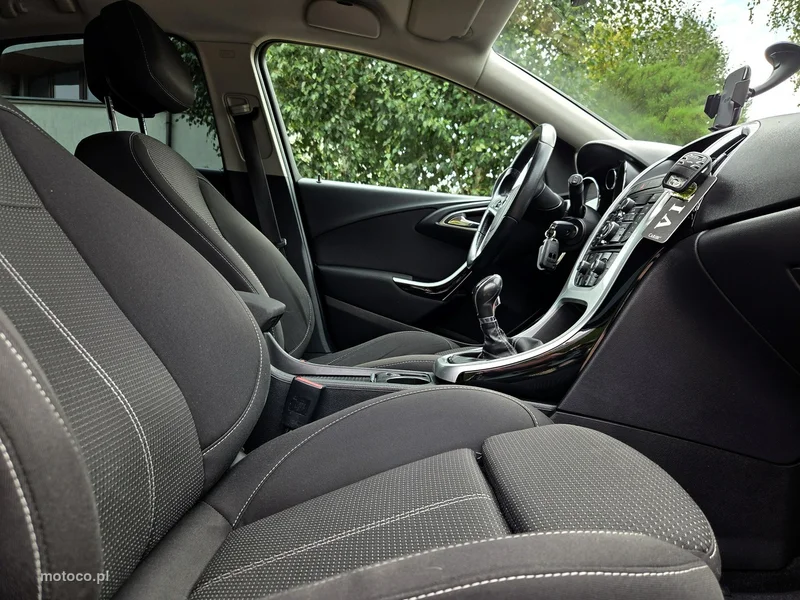 Opel Astra J 5