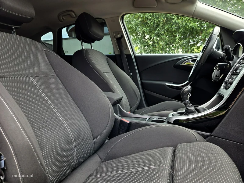 Opel Astra J 7