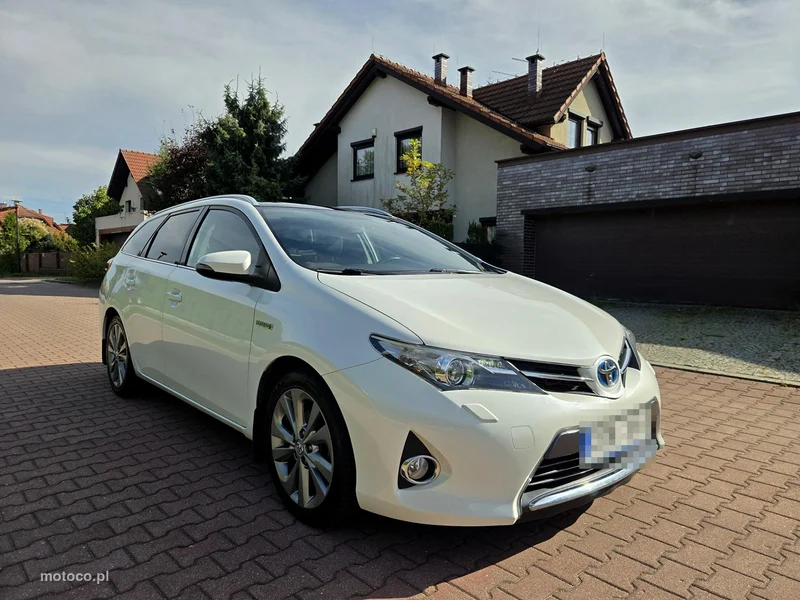 Toyota Auris E180 2