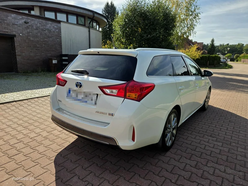 Toyota Auris E180 3