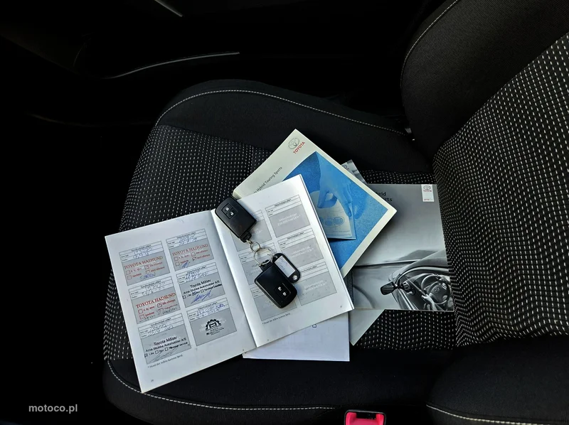 Toyota Auris E180 24