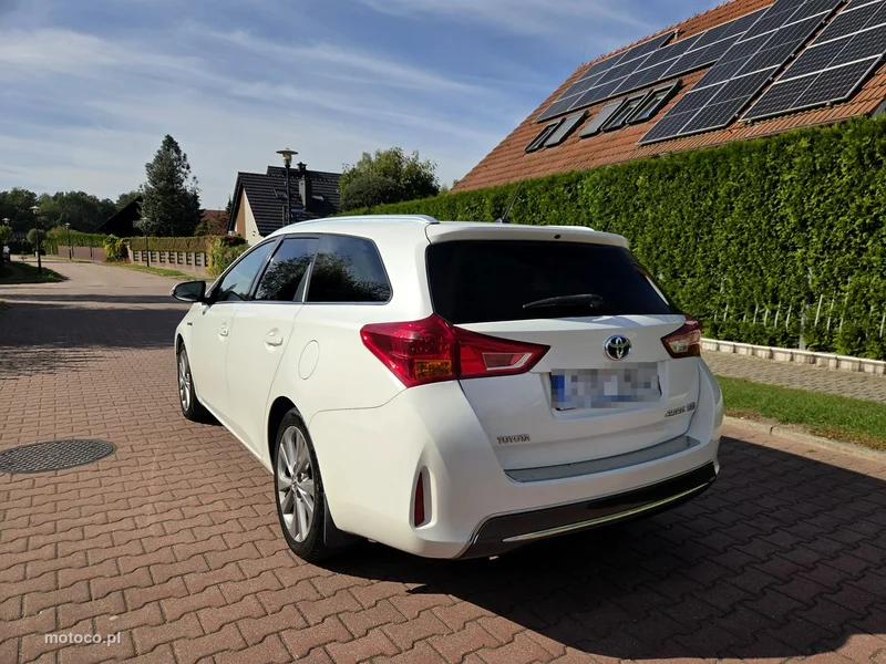Toyota Auris E180 4