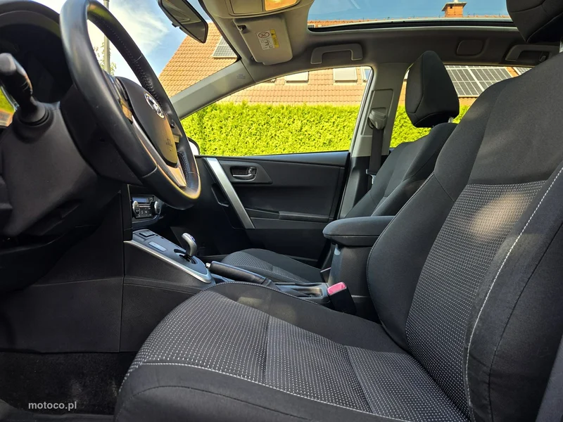 Toyota Auris E180 8