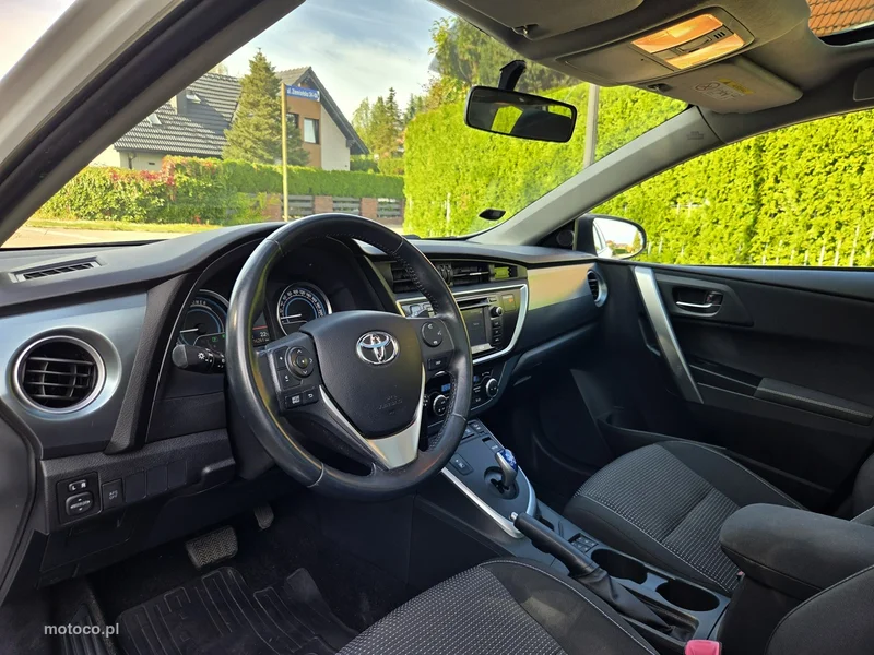 Toyota Auris E180 9