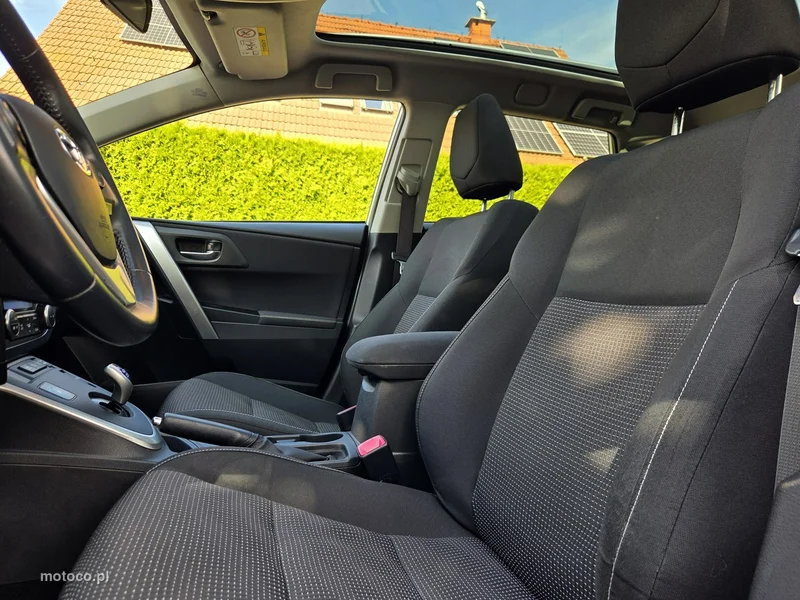 Toyota Auris E180 10