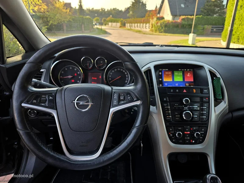 Opel Astra Sports Tourer 14