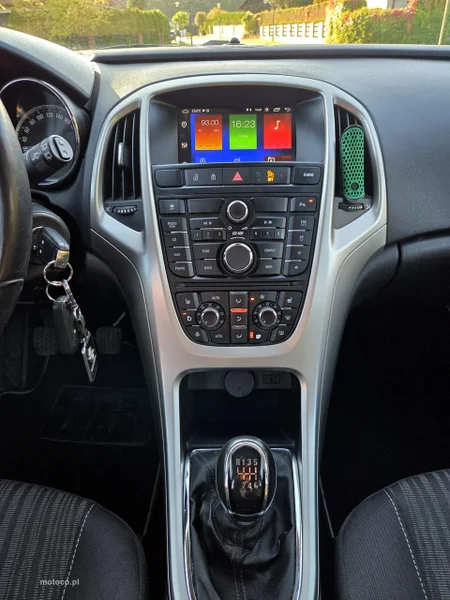 Opel Astra Sports Tourer 21