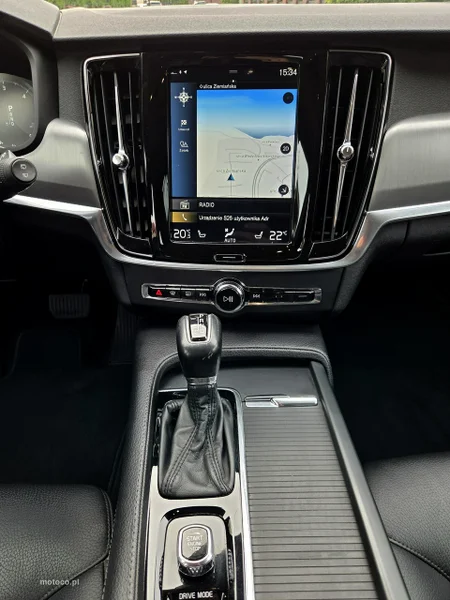 Volvo V90 21