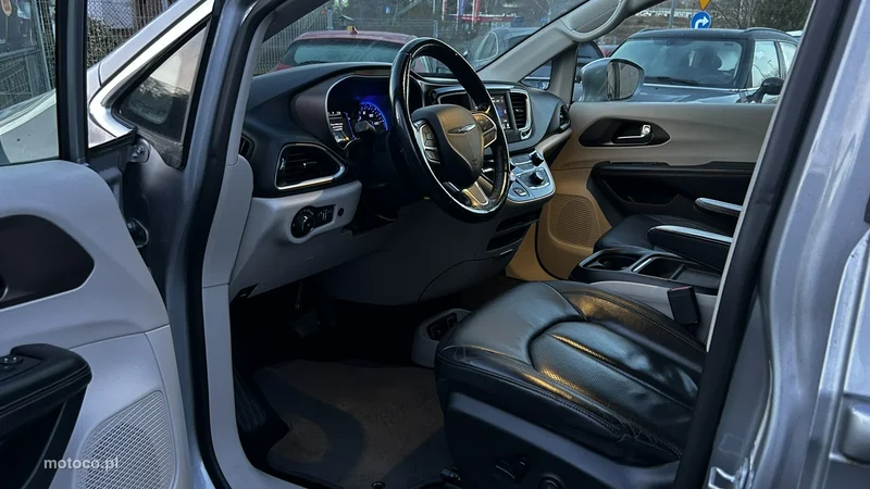 Chrysler Pacifica 7