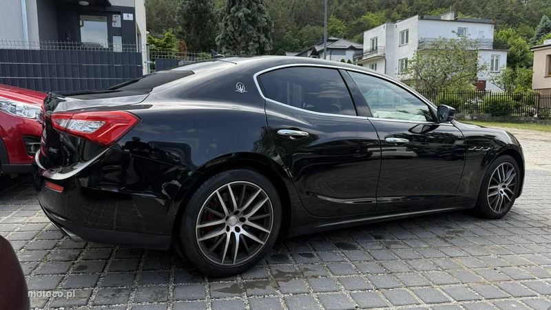 Maserati Ghibli 10