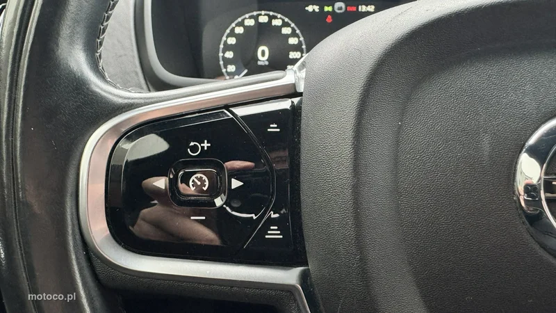 Volvo XC 90 22