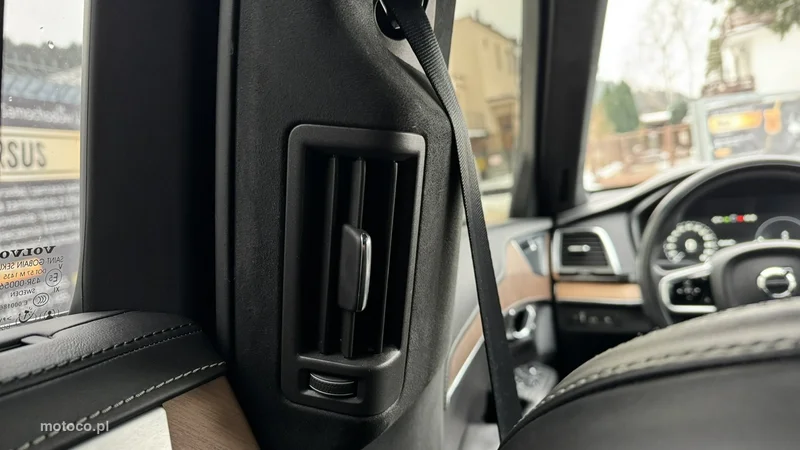 Volvo XC 90 24