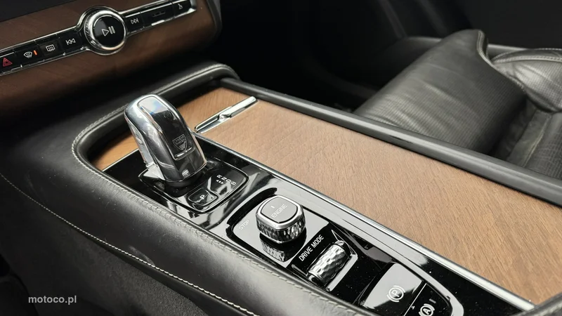 Volvo XC 90 25