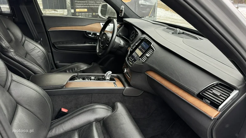 Volvo XC 90 30