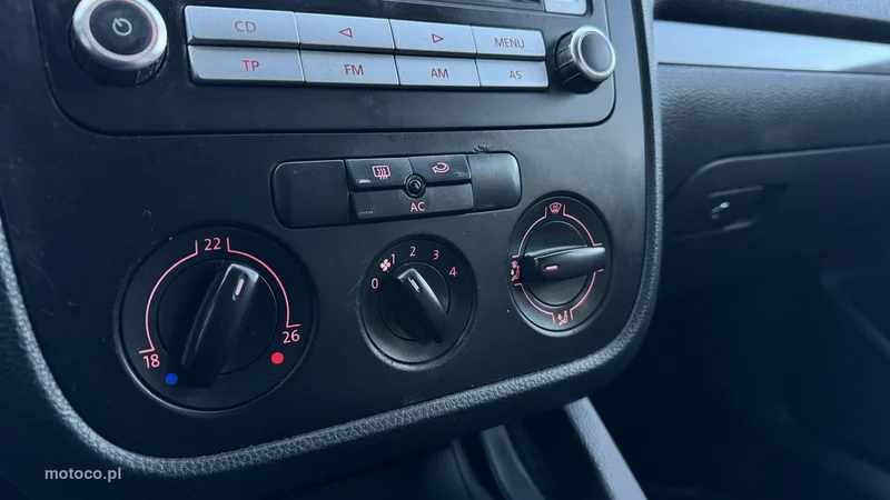 Volkswagen Golf V 12