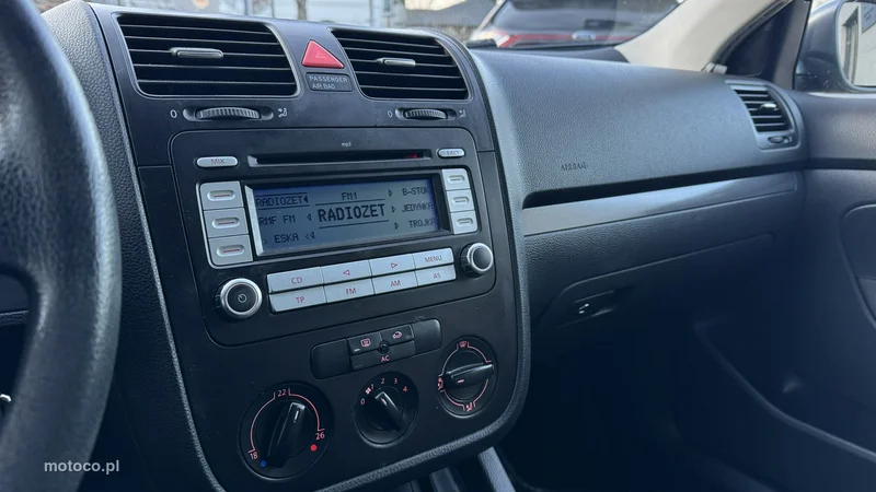Volkswagen Golf V 13