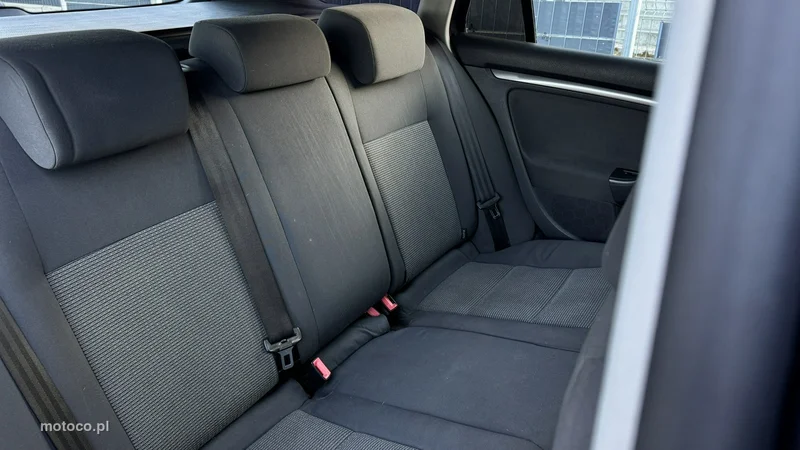 Volkswagen Golf V 16