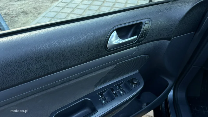 Volkswagen Golf V 24
